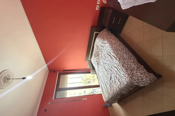 Shtepi me qera Apartament ne Tirane, 2+1, Mobilimi E mobiluar, Pagesa 50,000  Leke.