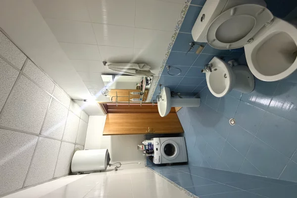 Shtepi me qera Apartament ne Tirane, 2+1, Mobilimi E mobiluar, Pagesa 50,000  Leke.