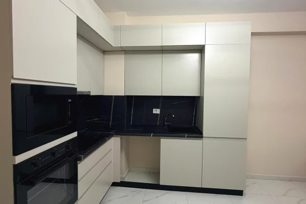 Shtepi me qera Apartament ne Tirane, 2+1, Mobilimi E mobiluar, Pagesa 40,000  Leke.