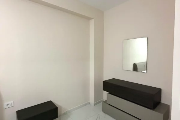 Shtepi me qera Apartament ne Tirane, 2+1, Mobilimi E mobiluar, Pagesa 40,000  Leke.