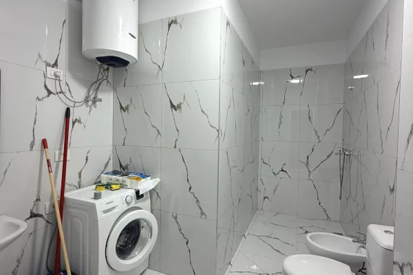 Shtepi me qera Apartament ne Tirane, 2+1, Mobilimi E mobiluar, Pagesa 40,000  Leke.
