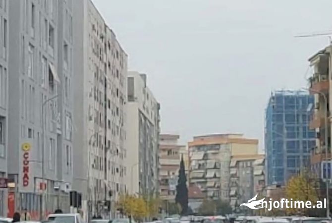 Ambiente Commerciale in Affitto 1+1 a Tirana - 800 Euro