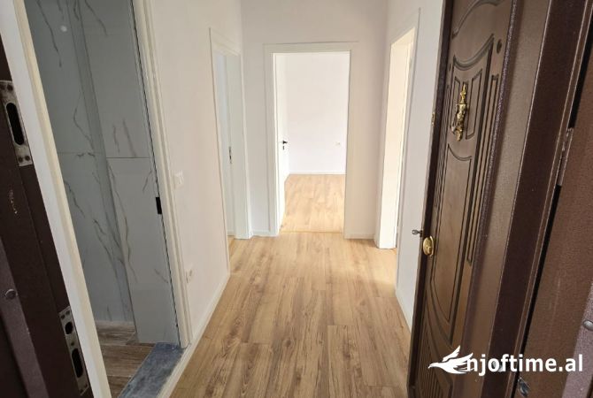 Shitet apartament 2+1 tek oxhaku