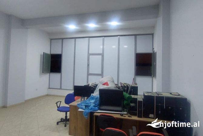 Business Property in Sale 1+1 in Tirana - 100,000 Euro