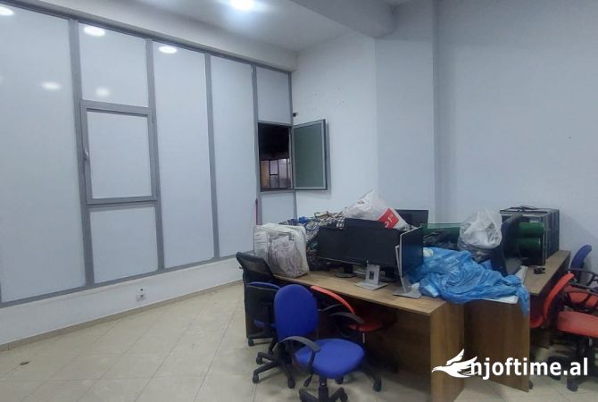 Business Property in Sale 1+1 in Tirana - 100,000 Euro