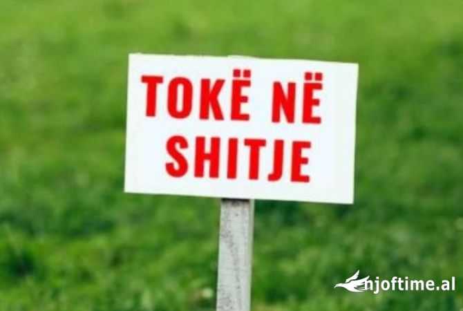 Shitet Tokë në Vaqarr