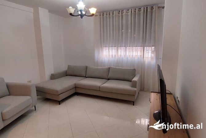 Appartamento in affitto a Tirana 1+1, Arredato