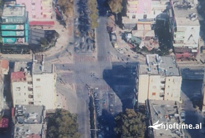 Ambiente Commerciale in Affitto 1+1 a Tirana - 1,250 Euro