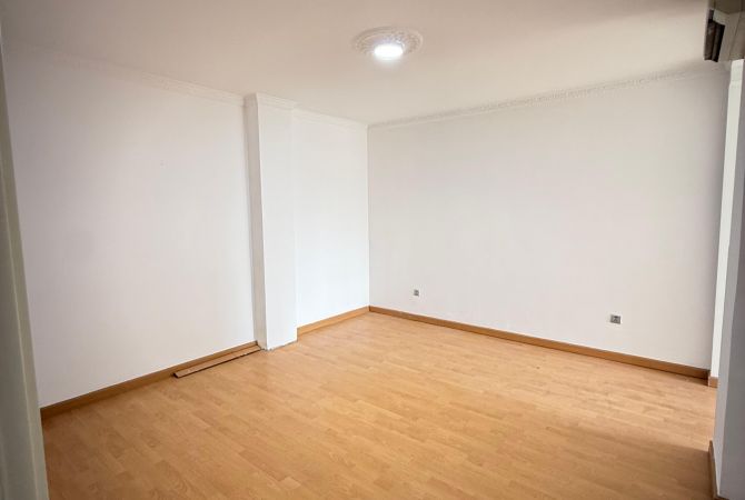 JEPET AMBIENT BIZNESI / ZYRE PER QERA NE BLLOK