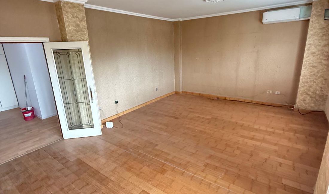 JEPET AMBIENT BIZNESI / ZYRE PER QERA NE BLLOK