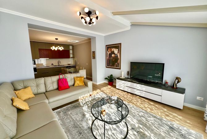 Jepet me Qira Apartament 2+1 – Tek Shkolla e Baletit