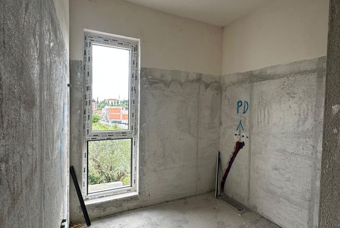 Shtepi ne shitje Apartament ne Tirane, 3+1, Mobilimi Pjeserisht e mobiluar, Pagesa 580,000  Euro.