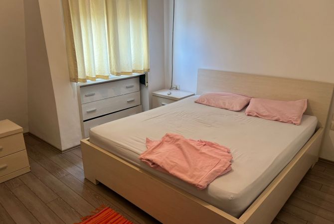 Shtepi me qera Apartament ne Tirane, 1+1, Mobilimi E mobiluar, Pagesa 500  Euro.