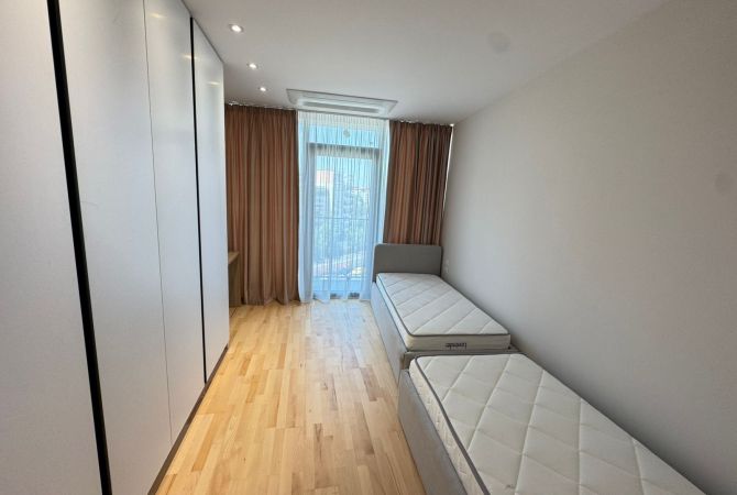 Jepet apartament 2+1+2+post parkimi me qera Lake View