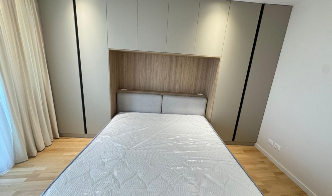Shtepi ne shitje Apartament ne Tirane, 2+1, Mobilimi E mobiluar, Pagesa 410,000  Euro.