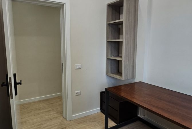Shtepi ne shitje Apartament ne Tirane, 2+1, Mobilimi E mobiluar, Pagesa 320,000  Euro.