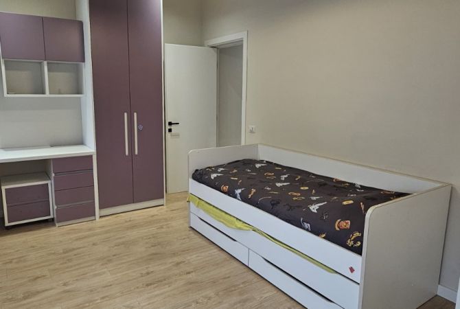 Shtepi ne shitje Apartament ne Tirane, 2+1, Mobilimi E mobiluar, Pagesa 320,000  Euro.