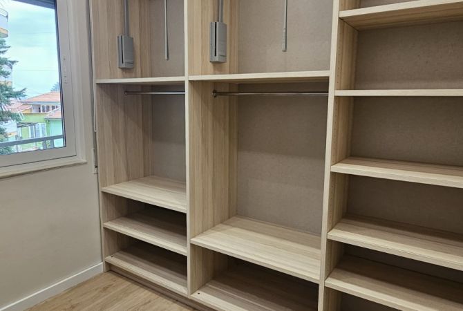 Shtepi ne shitje Apartament ne Tirane, 2+1, Mobilimi E mobiluar, Pagesa 320,000  Euro.