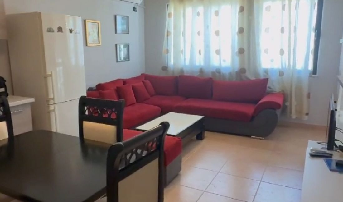 Shtepi ne shitje Apartament ne Tirane, 1+1, Mobilimi E mobiluar, Pagesa 96,000  Euro.