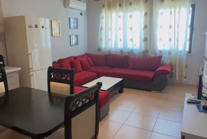  Shitet Apartament 1+1 te Kompleksi Molla, Astir
