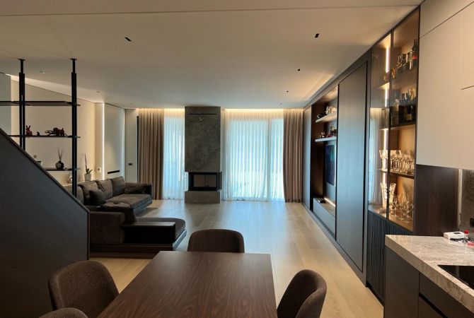 Shtepi ne shitje Duplex(shtepi me 2 kate) ne Tirane, 3+1, Mobilimi E mobiluar, Pagesa 356,000  Euro.