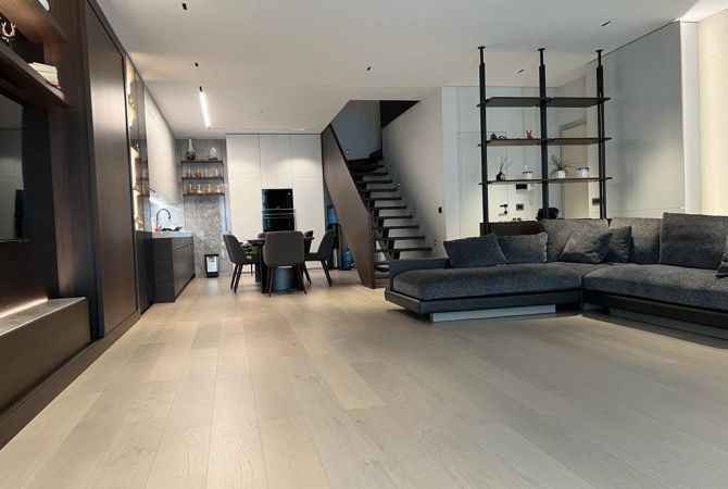 Shtepi ne shitje Duplex(shtepi me 2 kate) ne Tirane, 3+1, Mobilimi E mobiluar, Pagesa 356,000  Euro.