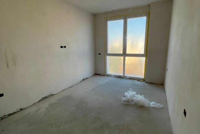 🏢 Shitet Apartament 1+1 – Pranë Bulevardit të Ri