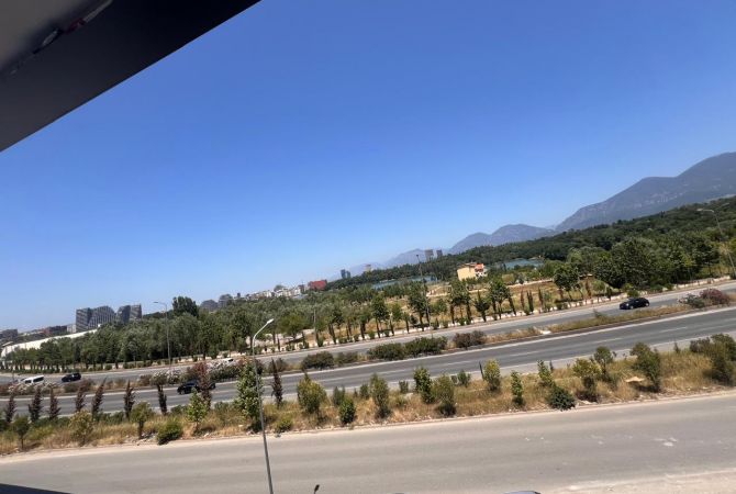 🏞 Shitet Apartament 2+1 – Vija e Parë te Liqeni i Thatë