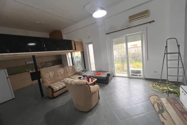 Shtepi ne shitje 1+1 ne Tirane - 140,000 Euro