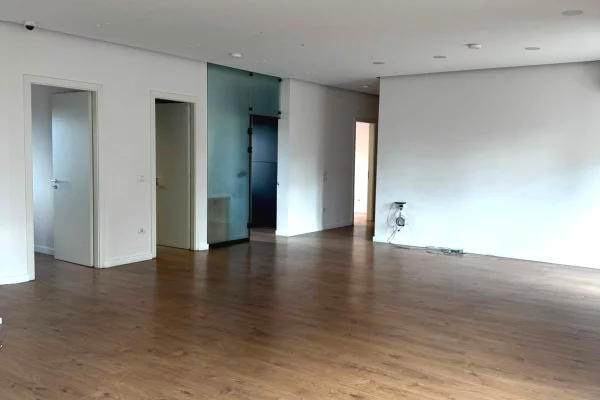 Business Property for Rent 3+1 in Tirana - 2,000 Euro