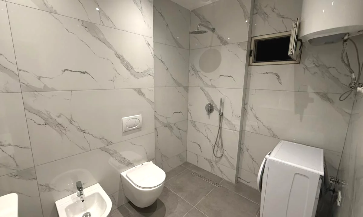 Shtepi ne shitje Apartament ne Tirane, 1+1, Mobilimi E mobiluar, Pagesa 178,000  Euro.