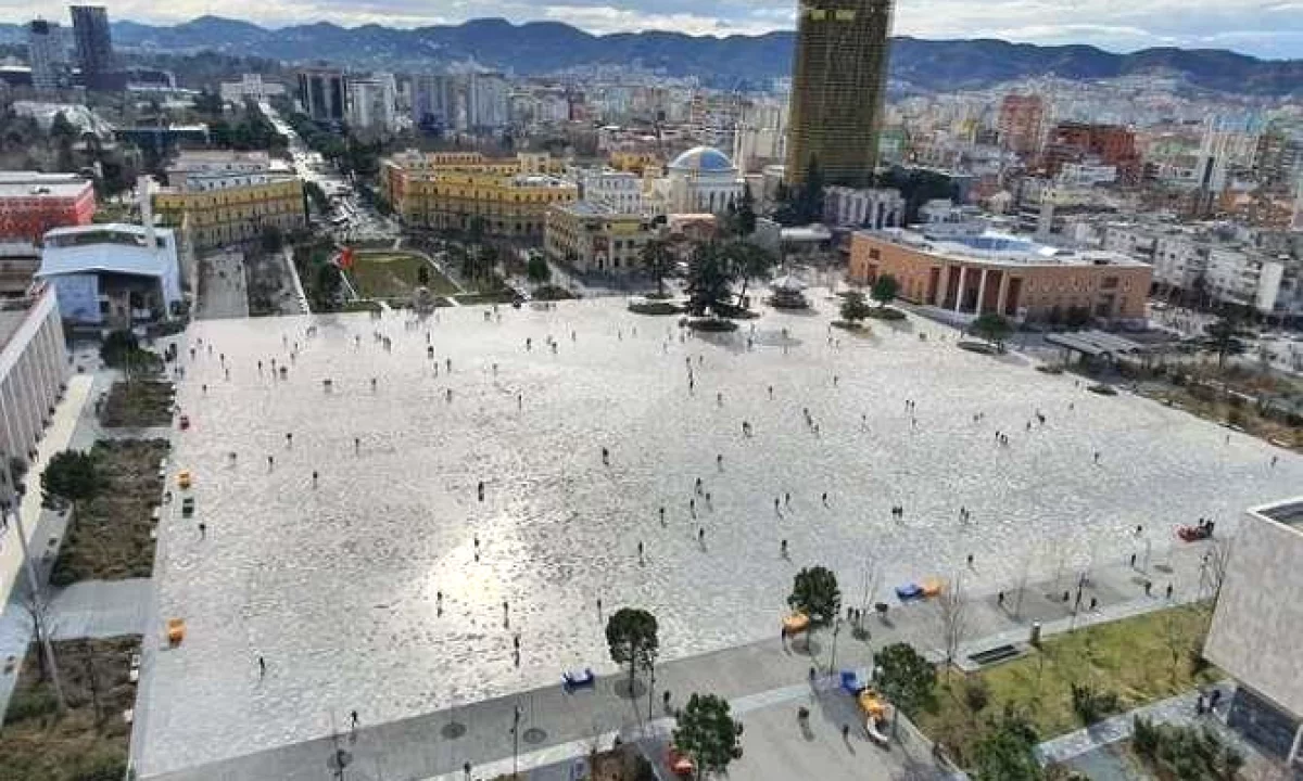 Ambient biznesi per shitje – Rruga e Barrikadave, prane Qendres