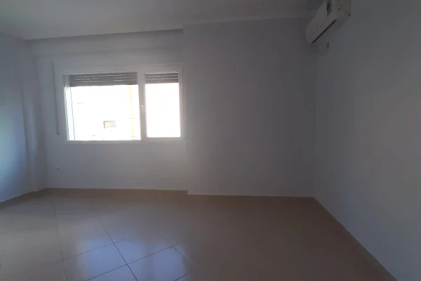 🏡 Jepet me qira apartament 2+1 – pranë Toptanit