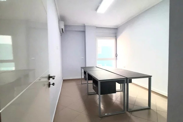 Shtepi me qera Apartament ne Tirane, 2+1, Mobilimi E mobiluar, Pagesa 700  Euro.