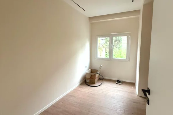 Appartamento in vendita a Tirana 1+1, Vuoto