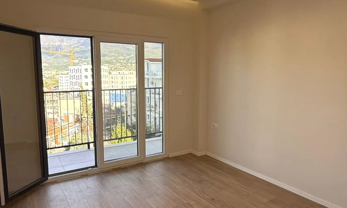 Appartamento in vendita a Tirana 1+1, Vuoto