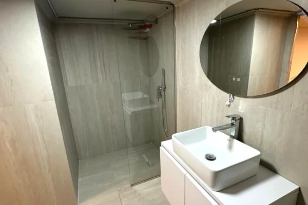 Shtepi ne shitje Apartament ne Tirane, 1+1, Mobilimi E mobiluar, Pagesa 122,000  Euro.