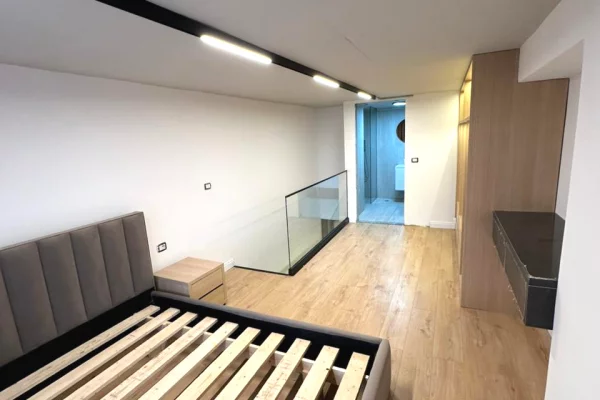 Shtepi ne shitje Apartament ne Tirane, 1+1, Mobilimi E mobiluar, Pagesa 122,000  Euro.