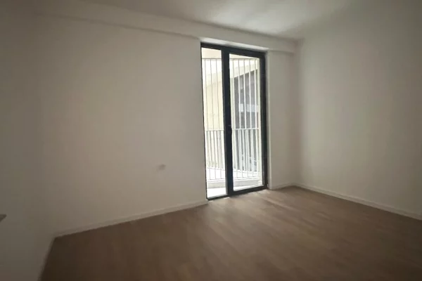 Ambient me Qira – Ideal për Zyra ose Klinika 📍