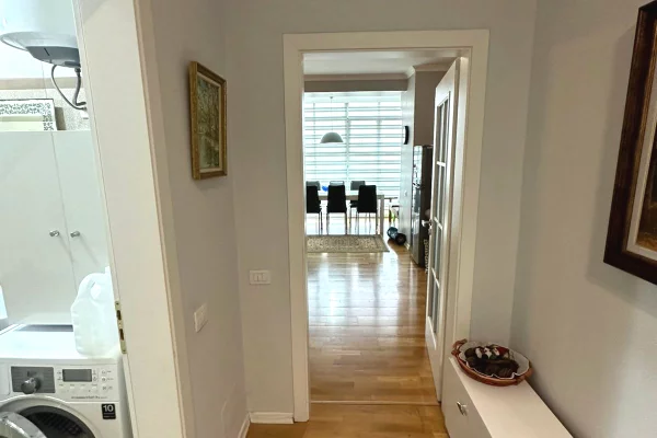 Shtepi me qera Apartament ne Tirane, 2+1, Mobilimi E mobiluar, Pagesa 900  Euro.