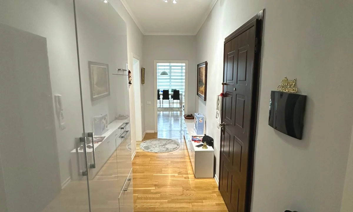 Shtepi me qera Apartament ne Tirane, 2+1, Mobilimi E mobiluar, Pagesa 900  Euro.