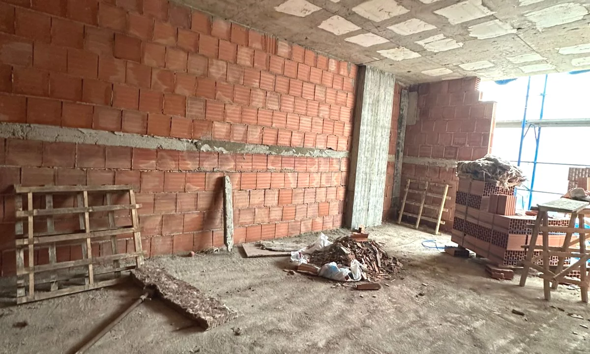 Shtepi ne shitje Apartament ne Tirane, 2+1, Mobilimi Bosh, pa mobiluar, Pagesa 159,000  Euro.