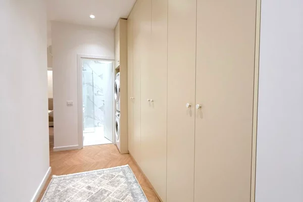 Shtepi me qera Apartament ne Tirane, 2+1, Mobilimi E mobiluar, Pagesa 1,100  Euro.