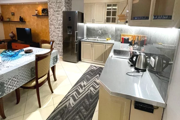 Appartamento in affitto a Tirana 2+1, Arredato