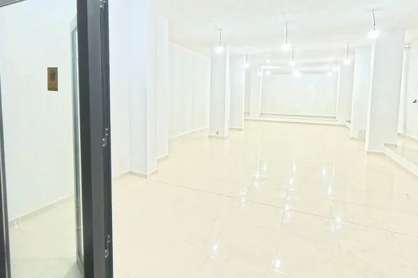 Ambient biznesi me qera 1+1 ne Tirane - 900 Euro