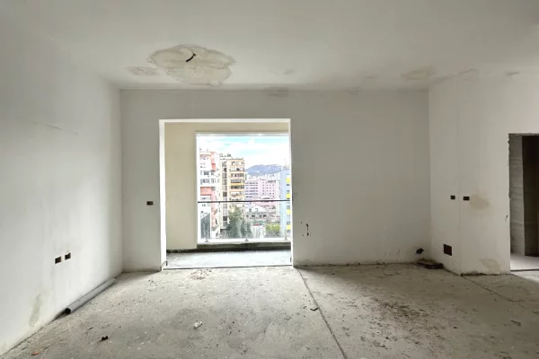 Shtepi ne shitje Apartament ne Tirane, 1+1, Mobilimi Bosh, pa mobiluar, Pagesa 185,000  Euro.