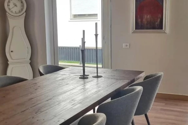Shtepi me qera 4+1 ne Tirane - 4,000 Euro