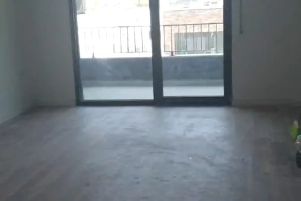 Shtepi me qera Apartament ne Tirane, 2+1, Mobilimi Pjeserisht e mobiluar, Pagesa 500  Euro.