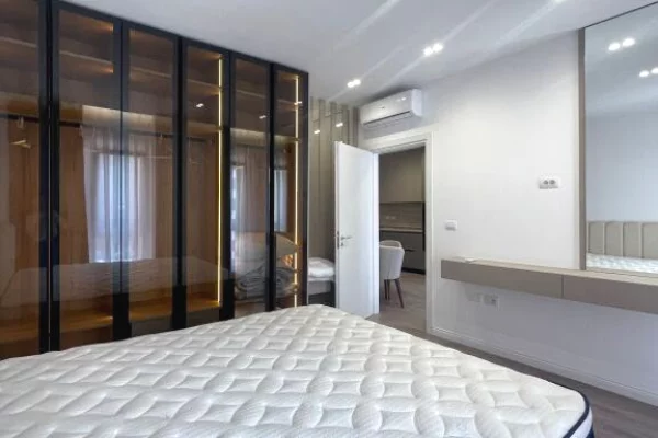 Shtepi me qera Apartament ne Tirane, 2+1, Mobilimi E mobiluar, Pagesa 900  Euro.