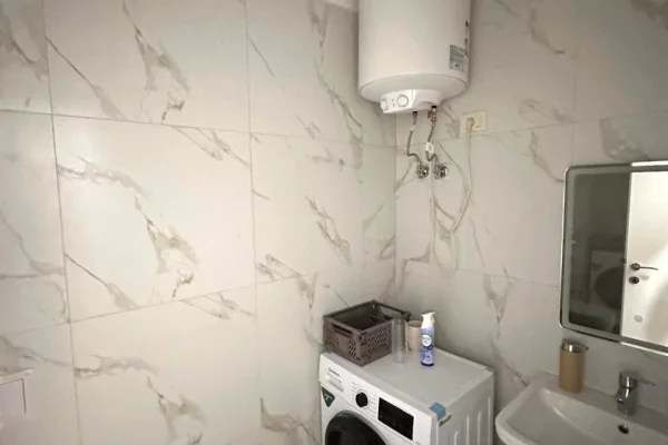 Shtepi me qera Apartament ne Tirane, 2+1, Mobilimi E mobiluar, Pagesa 1,000  Euro.